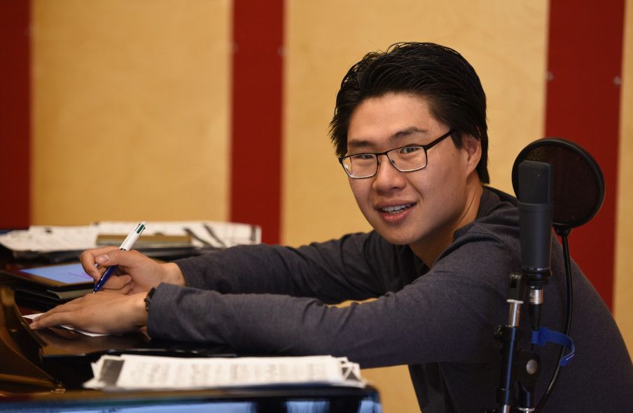 CD Hoffmanns Erzählunen für Kinder / hier Yuhao Guo, Musikalischer Leiter © OPernwerkstatt am Rhein