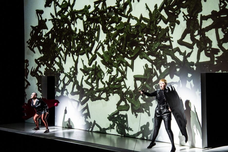 Staatsoper Hannover / GREEK hier Angeles Blancas und Iris van Wijnen © Sandra Then