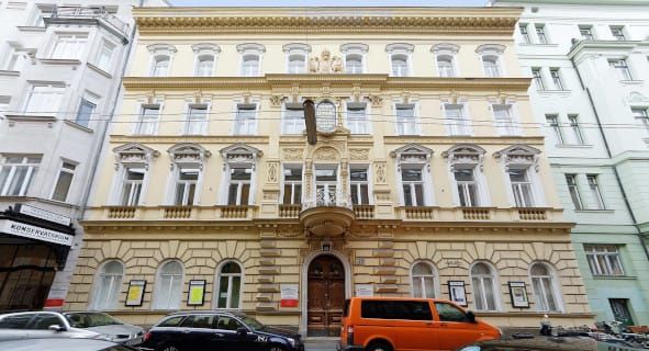 Wien, Palais Ehrbar, LA FEMME - Konzert, IOCO Kritik