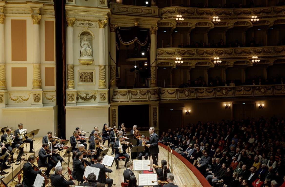 Dresden, Semperoper,  12. Sinfoniekonzert, Schumanns op. 97, Brahms op. 77