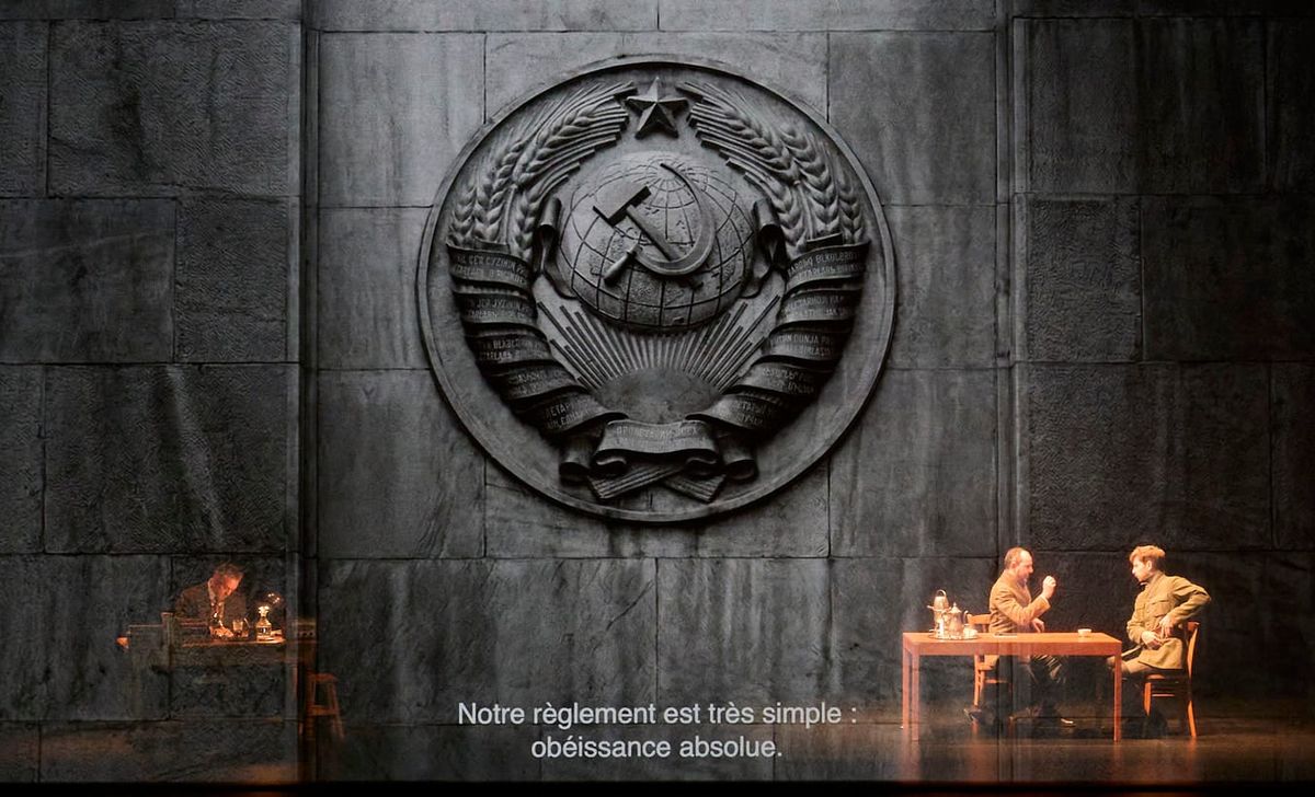 Paris, Athénée – Théâtre Louis-Jouvet, L’Homme qui aimait les chiens - F. Fiszbein, IOCO