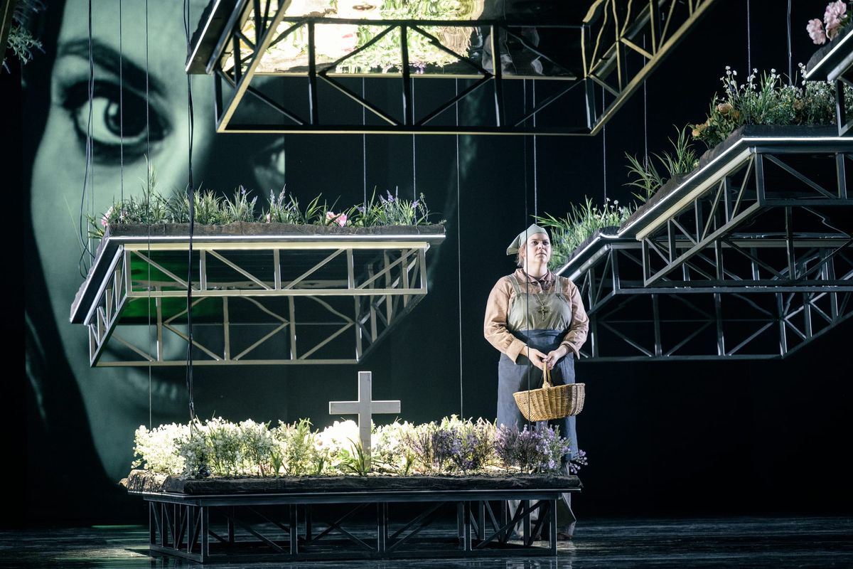 Prag, Staatsoper, Dialogues des Carmélites - F. Poulenc, IOCO