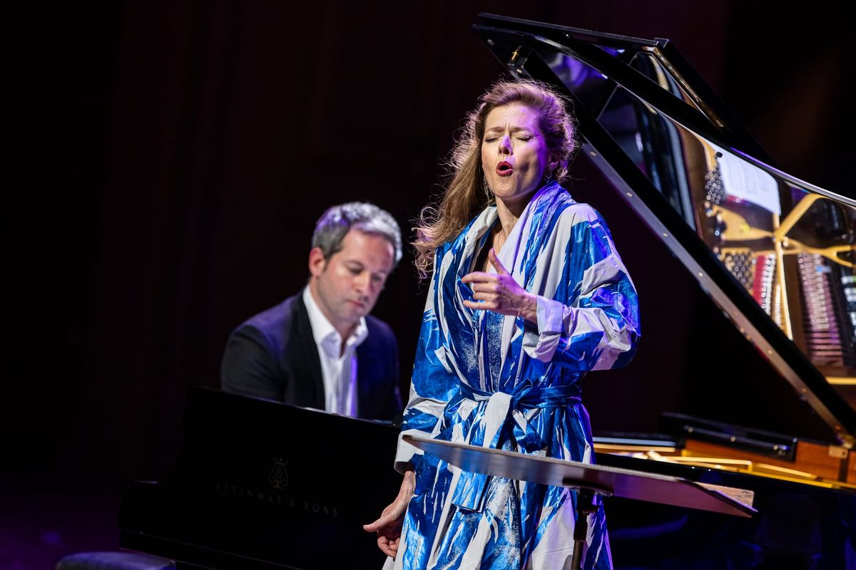 Prag, Rudolfinum - Dvořák Hall, B. Hannigan - B. Chamayo, IOCO