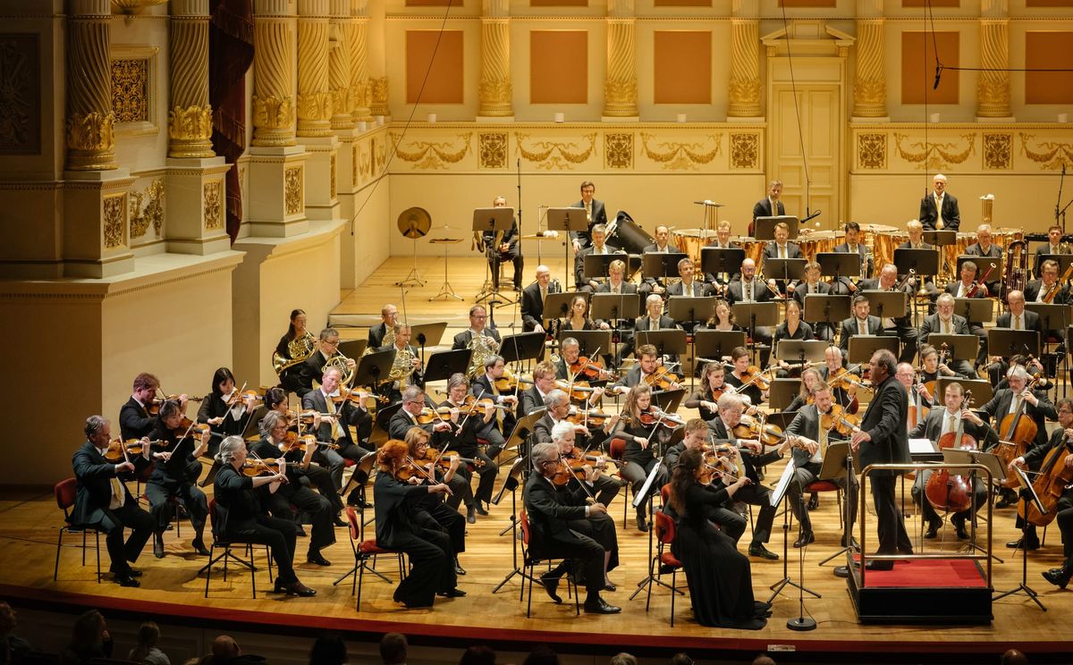 Dresden , Semperoper, 2. Symphoniekonzert - D. Gatti, IOCO