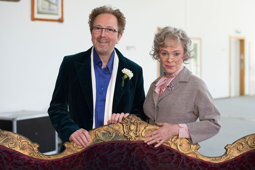 Essen, Aalto Theater, It’s Teatime - Das Land des Lächelns, 29.11.2019