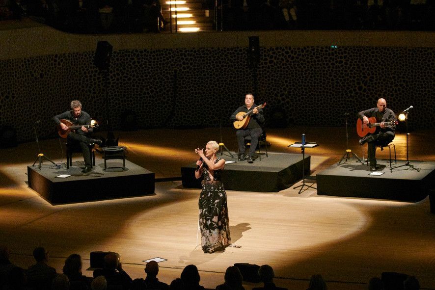 Hamburg, Elbphilharmonie, Mariza - Die Welt des Fado, IOCO Kritik, 22.04.2017