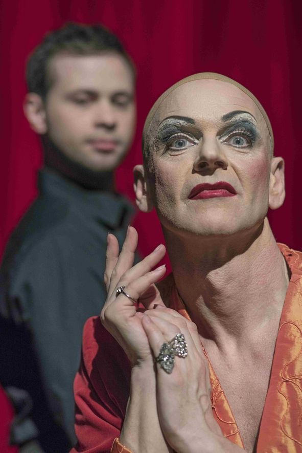 Rostock, Volkstheater Rostock, Premiere EIN KÄFIG VOLLER NARREN, 11.03.2017