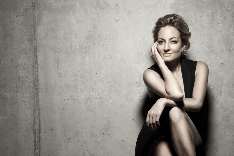 Essen, Philharmonie Essen, Liederabend Christiane Karg - Frauenliebe und –Leben, IOCO Kritik, 05.02.2016