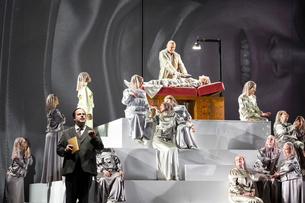 Hamburg, Staatsoper, "DIE DUNKLE SEITE DES MONDES", Unsuk Chin, IOCO