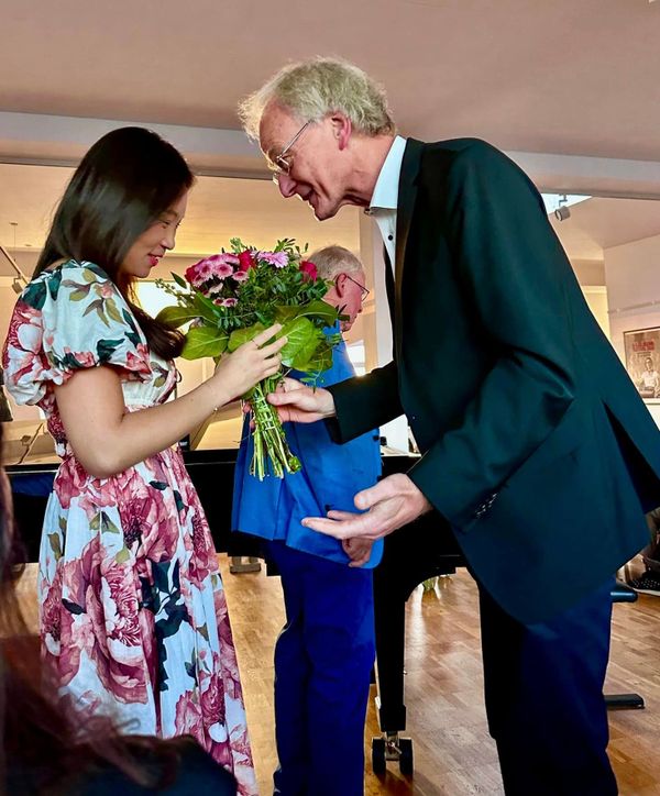 Hamburg, Kanzlei Dr. Strate, Lesung Michael Göring, Seungyeon Lee, Klavier, IOCO