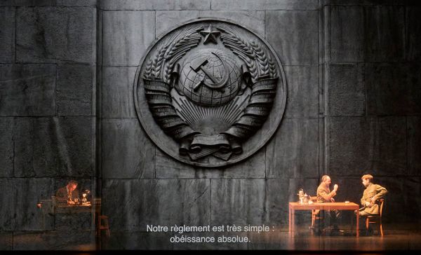 Paris, Athénée – Théâtre Louis-Jouvet, L’Homme qui aimait les chiens - F. Fiszbein, IOCO