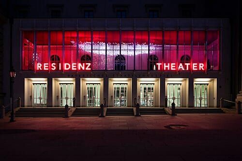 München, Residenztheater München, DIE PRÄSIDENTINNEN - Werner Schwab, IOCO