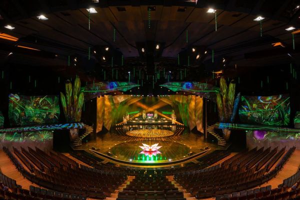 Berlin, Friedrichstadt-Palast Berlin, VIVID Grand Show - Die Androidin R’eye, 22.02.2019