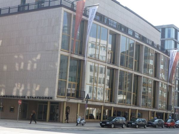 Hamburg, Interview mit Staatsopern-Tenor Dovlet Nurgeldiyev, 03.12.2016