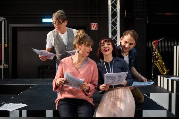 Hildesheim, Theater für Niedersachsen, Premiere Musical Unfassbar Nah, 05.01.2017