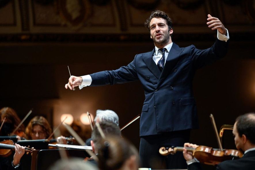 Sächsische Staatskapelle / 3. Symphoniekonzert hier Lorenzo Viotti und die Staatskapelle © Matthias Creutziger