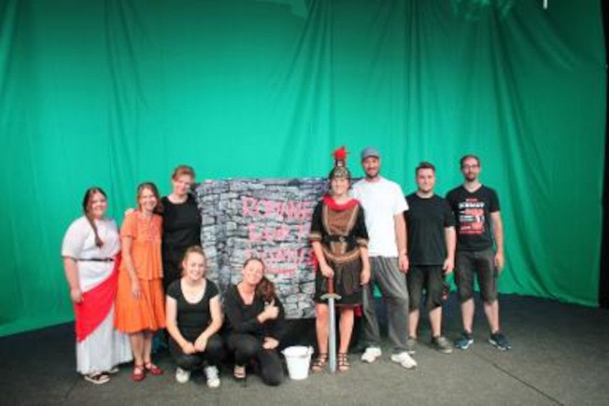 Theaterschule COBI / Die wahre Geschichte der Menschheit © Schader Veranstaltungstechnik