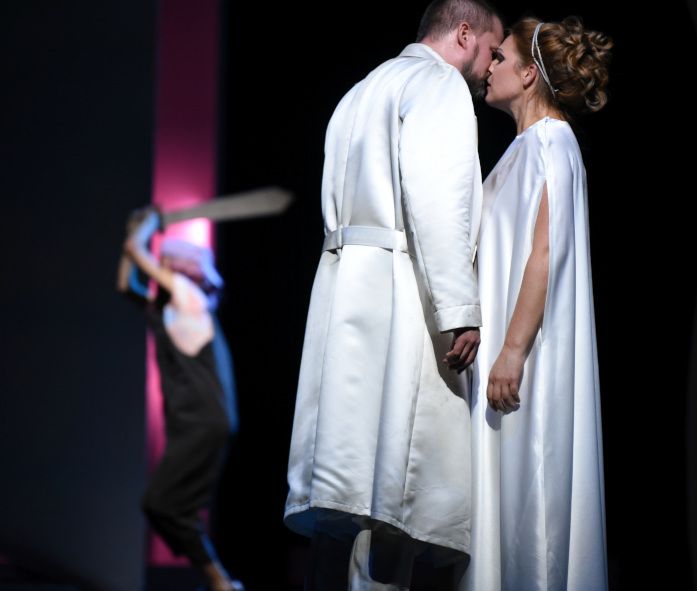 Aalto Theater / TANNHÄUSER hier Daniel Johansson (Tannhäuser), Deirdre Angenent (Venus) © Forster
