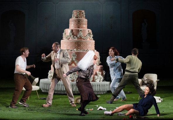 Nationaltheater Mannheim / Die Hochzeit des Figaro hier Ensemble © Christian Kleiner
