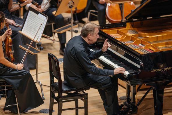 Kulturpalast Dresden / Filarmonica Arturo Toscanini hier Pianist Mikhail Pletnev © Oliver Killig