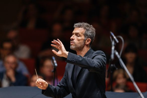 Kulturpalast Dresden / Filarmonica Arturo Toscanini hier Omer Meir Wellber © Oliver Killig