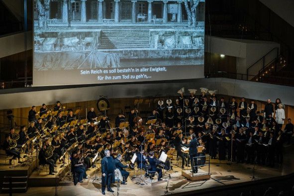 Kulturpalast Drsden / GENOVEVA hier Ensemble, Chor, Orchester © Oliver Killig