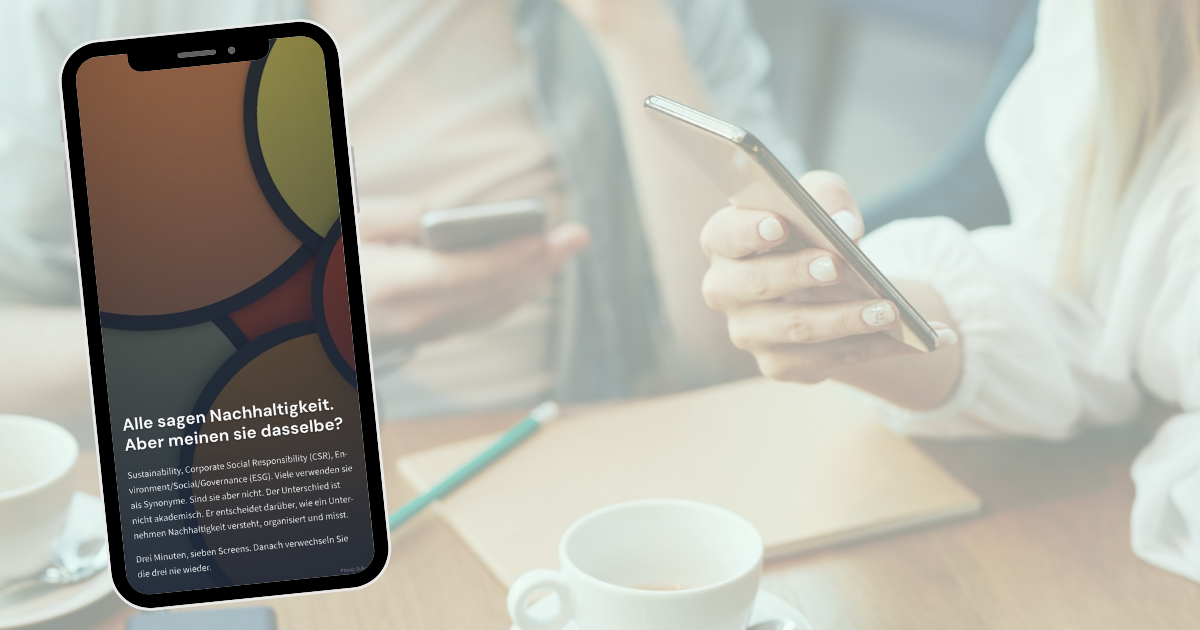 Smartphone mit einer Mikro-Lerneinheit der Sustainability Skills  aAcademy auf dem Bildschirm 