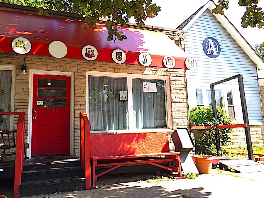 Twisted Lounge (800 W. Kirkwood)&nbsp;provides members of Artisan Alley with office space for meetings and seminars. | Limestone Post