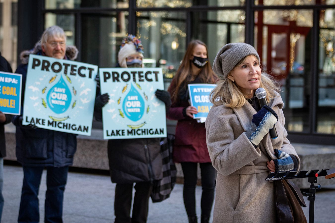 Just Transition NWI director of legislation and policy Susan Thomas speaking at a rally in front of the EPA in Chicago | Photo by Matthew Kaplan