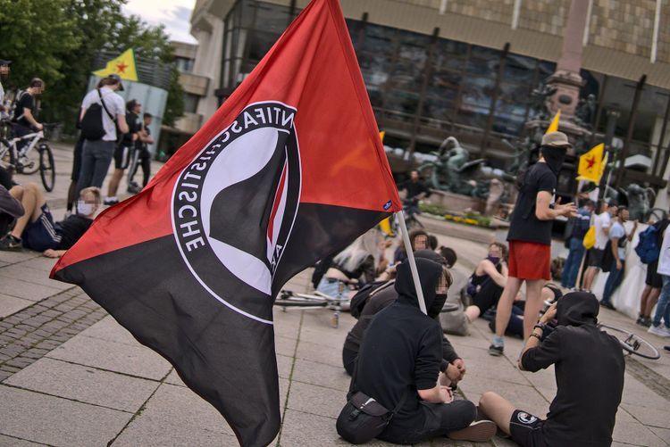 L'antifascisme est-il violent? Dix thèses pour sortir du bourbier