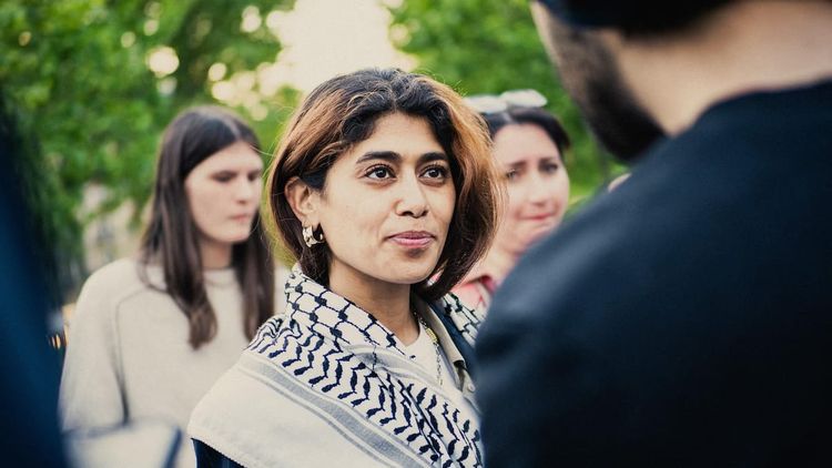 Rima Hassan, entre extrême gauche et extrême droite