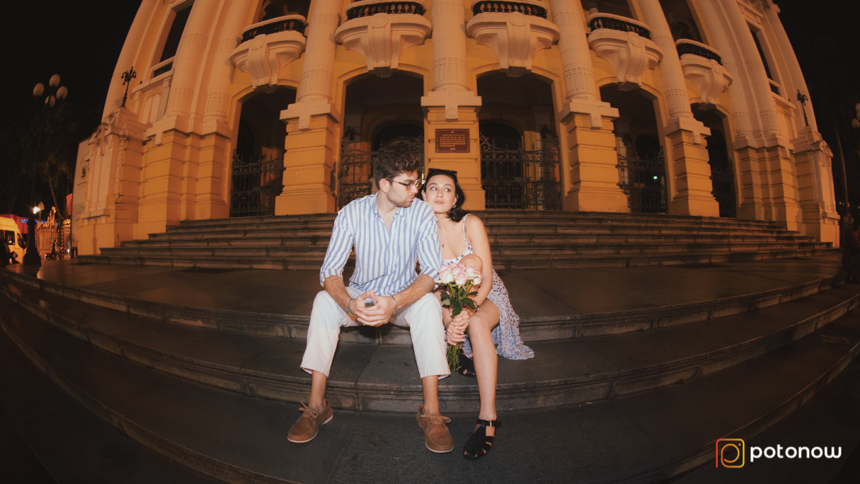 18 Couple Travel Photo Poses That Look Natural in Every Destination