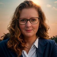 Lisa Purchase profile image