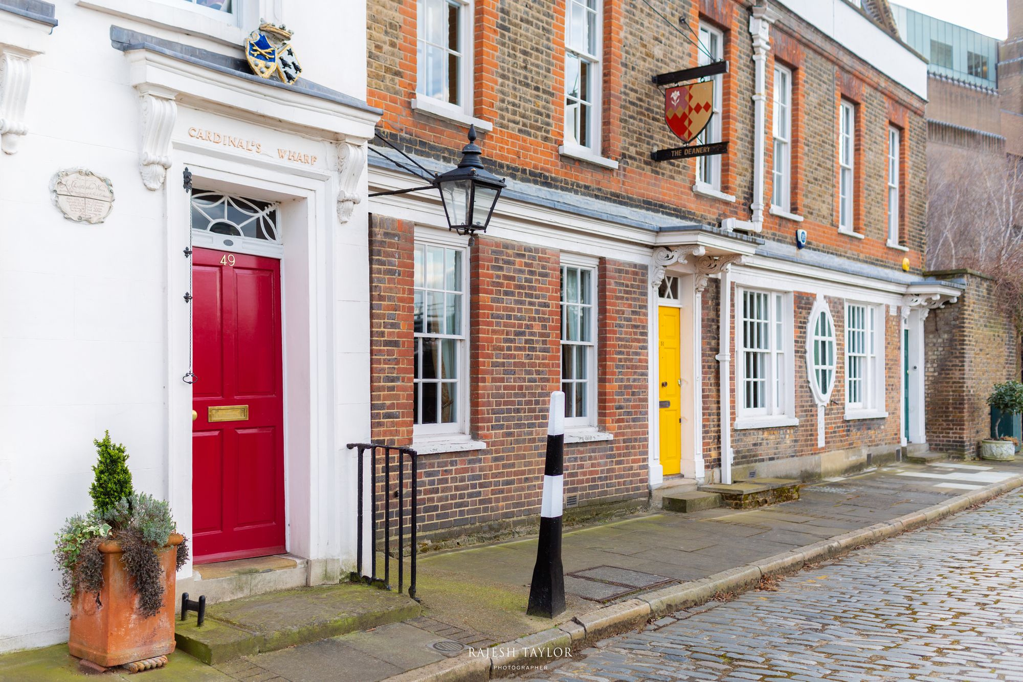 Cardinal's Wharf (No. 49) along Bankside © Rajesh Taylor