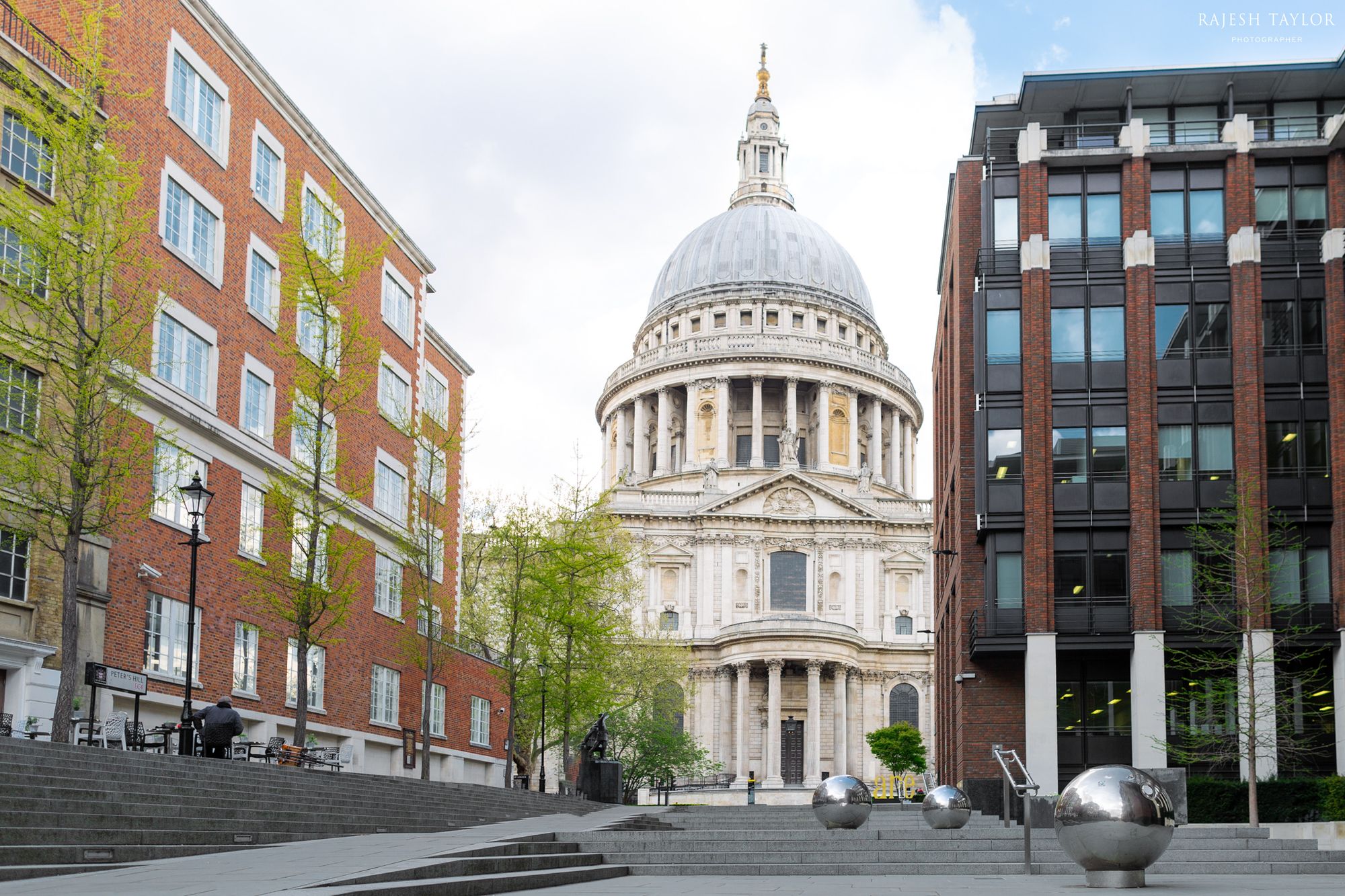 Peter's Hill towards St Paul's Cathedral © Rajesh Taylor