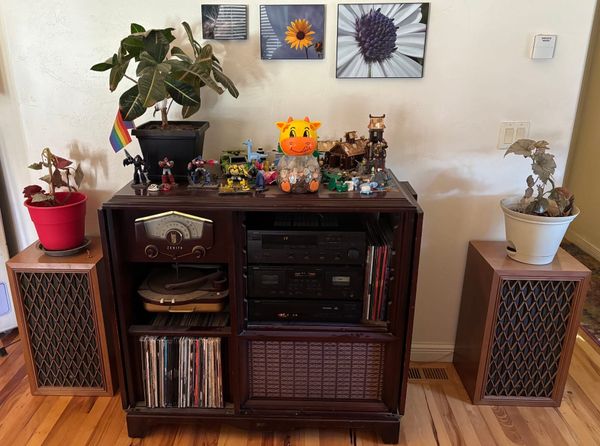 Photo of a vintage Zenith Radio and Record console, 1990s Yamaha Stereo, and two Vintage Pioneer CS-88a speakers