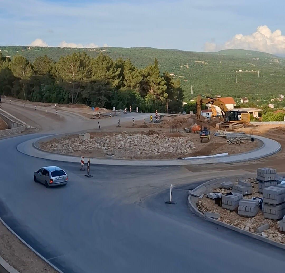 HRVATSKE CESTE Izrada idejnog projekta "Brze ceste"  Vinjani Donji-Imotski-Zagvozd u završnoj fazi, u tijeku izvidi o problemima na izgradnji rotora