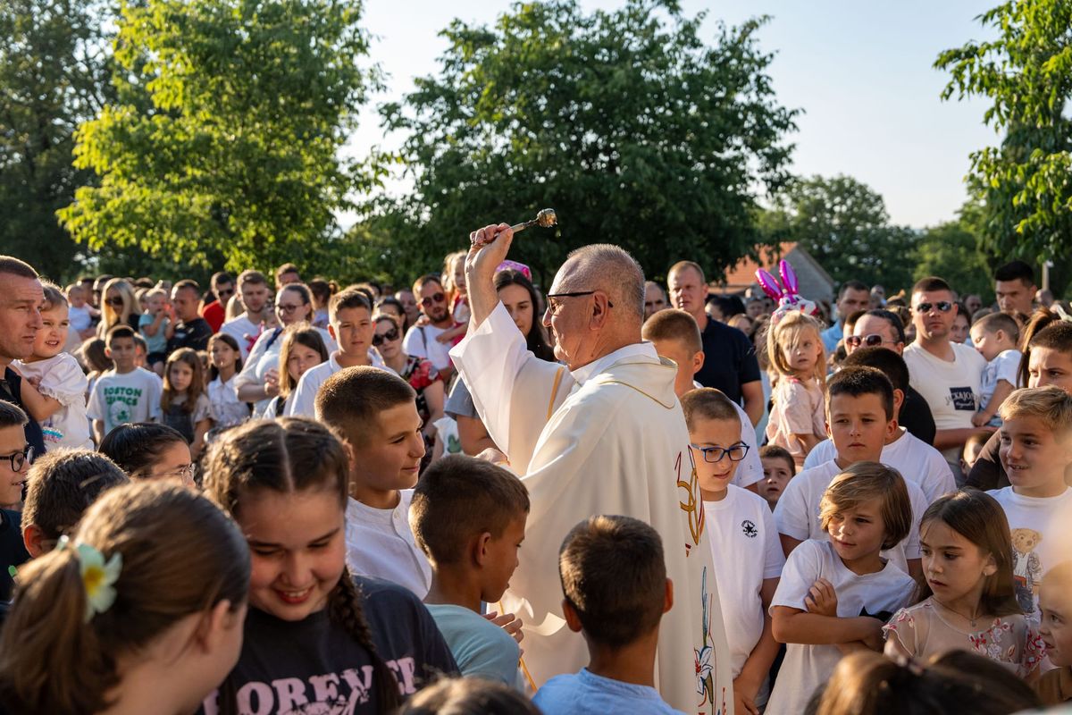 FOTO Proslavljen blagdan omiljenog sveca, tisuće vjernika na misnim slavljima
