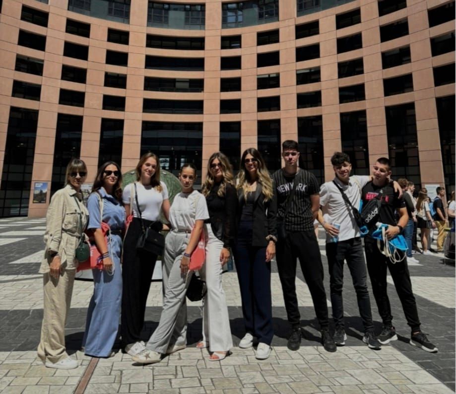 FOTO Učenici Obrtničko-industrijske škole  Imotski posjetili Europski parlament