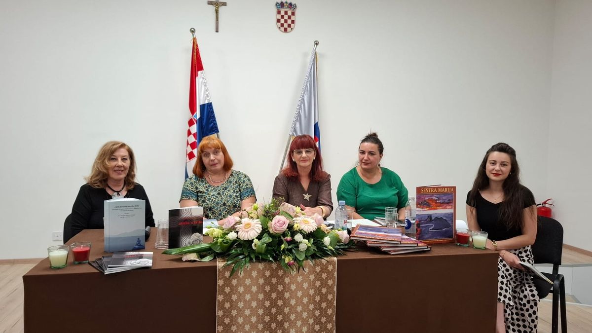 FOTO U Imotskom predstavljena Antologija hrvatskih pjesnikinja dalmatinskog područja