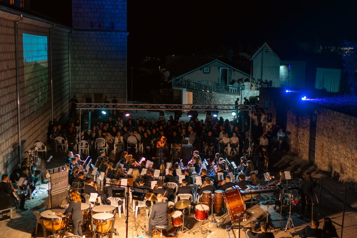 FOTO Koncert za pamćenje u Lovreću! HPO Gradska glazba Imotski ispraćena velikim pljeskom oduševljene publike