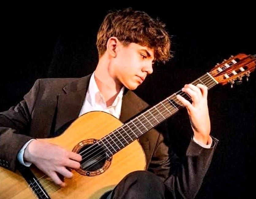 VIDEO Miro Domazet, mladi hrvatski gitarist imotskih korijena oduševljava svijet svojim izvedbama