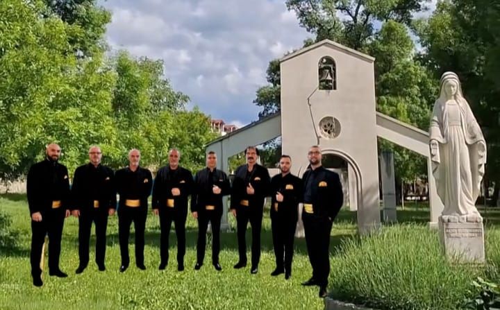 LITO NA VRLJICI Koncert "Klapa sv. Mihovil Proložac i prijatelji" u Zelenoj katedrali