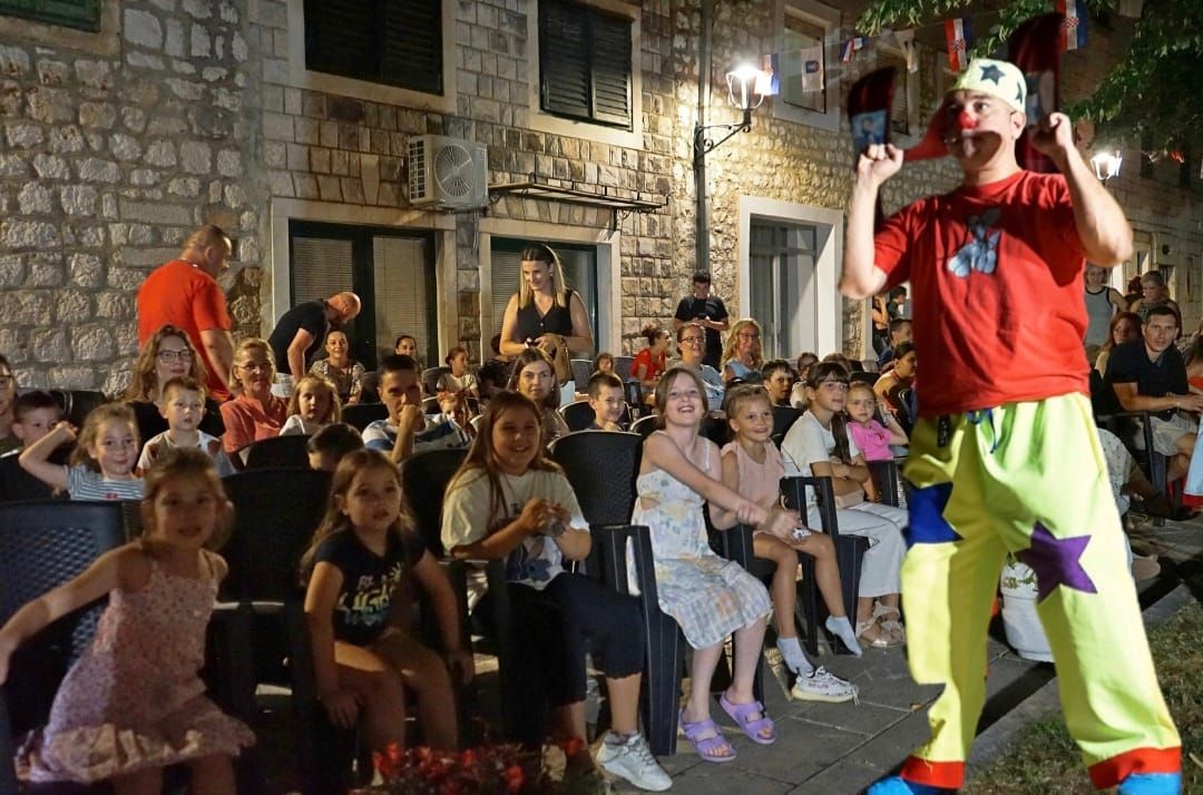 U predivnom ozračju uz dječji smijeh predstavom "Klaun Spartanko" zatvorena su ovogodišnja 49. "Imotska sila"
