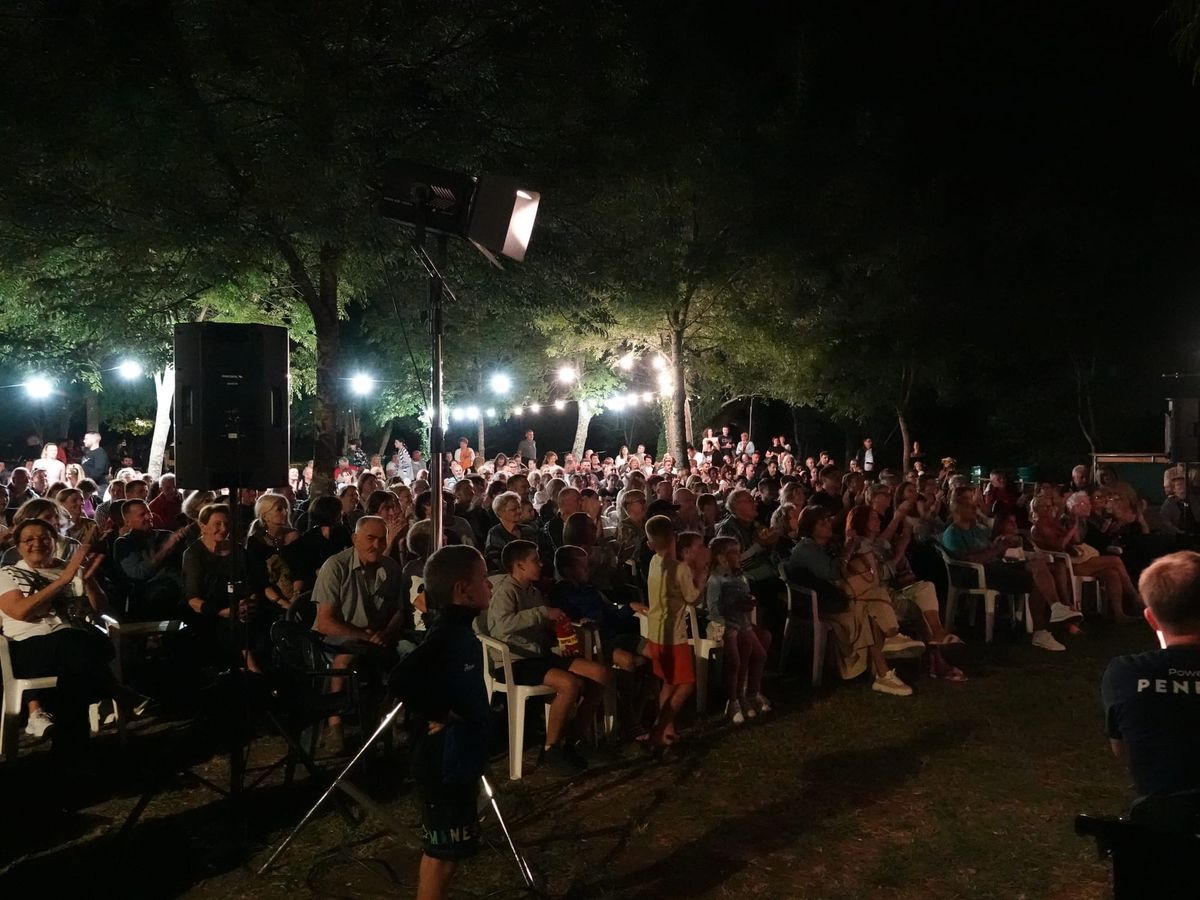 VEČER HUMORA NA VRLJICI Smijeh razbio oblake