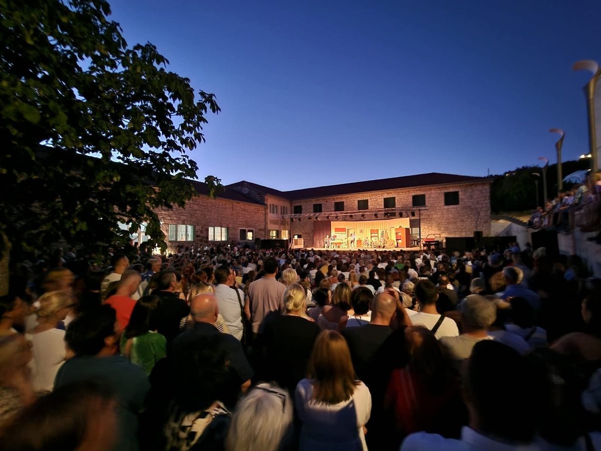 Komedijom Testosteron završava ovogodišnji program  28. kazališnih susreta Glumci u Zagvozdu