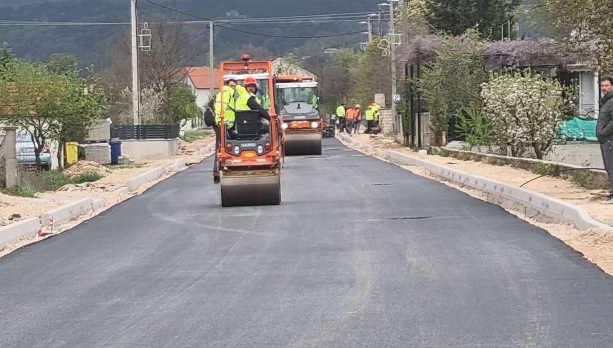Nezadovljstvo Općine i investotora radovima na asfaltiranju ceste kroz Proložac