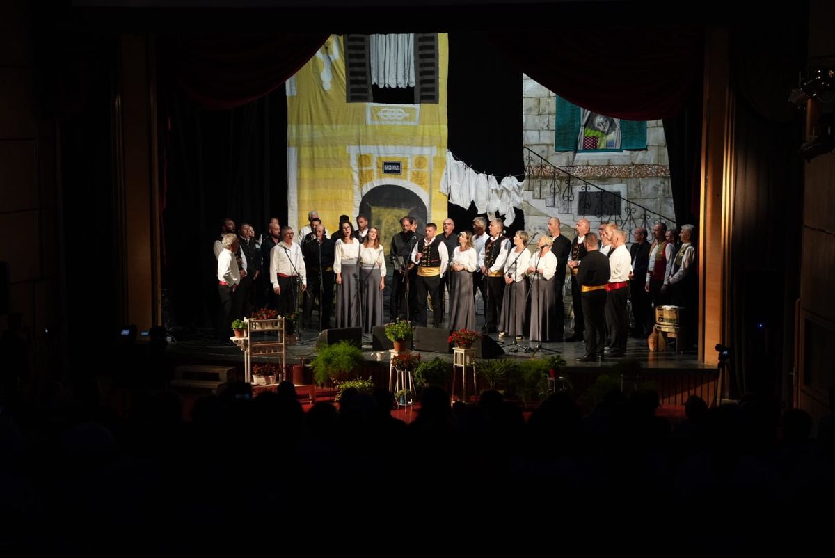 FOTO Slavlje dalmatinske pisme na 17. izdanju tradicionalnog susreta klapa ,,Pismo moja" u Imotskom
