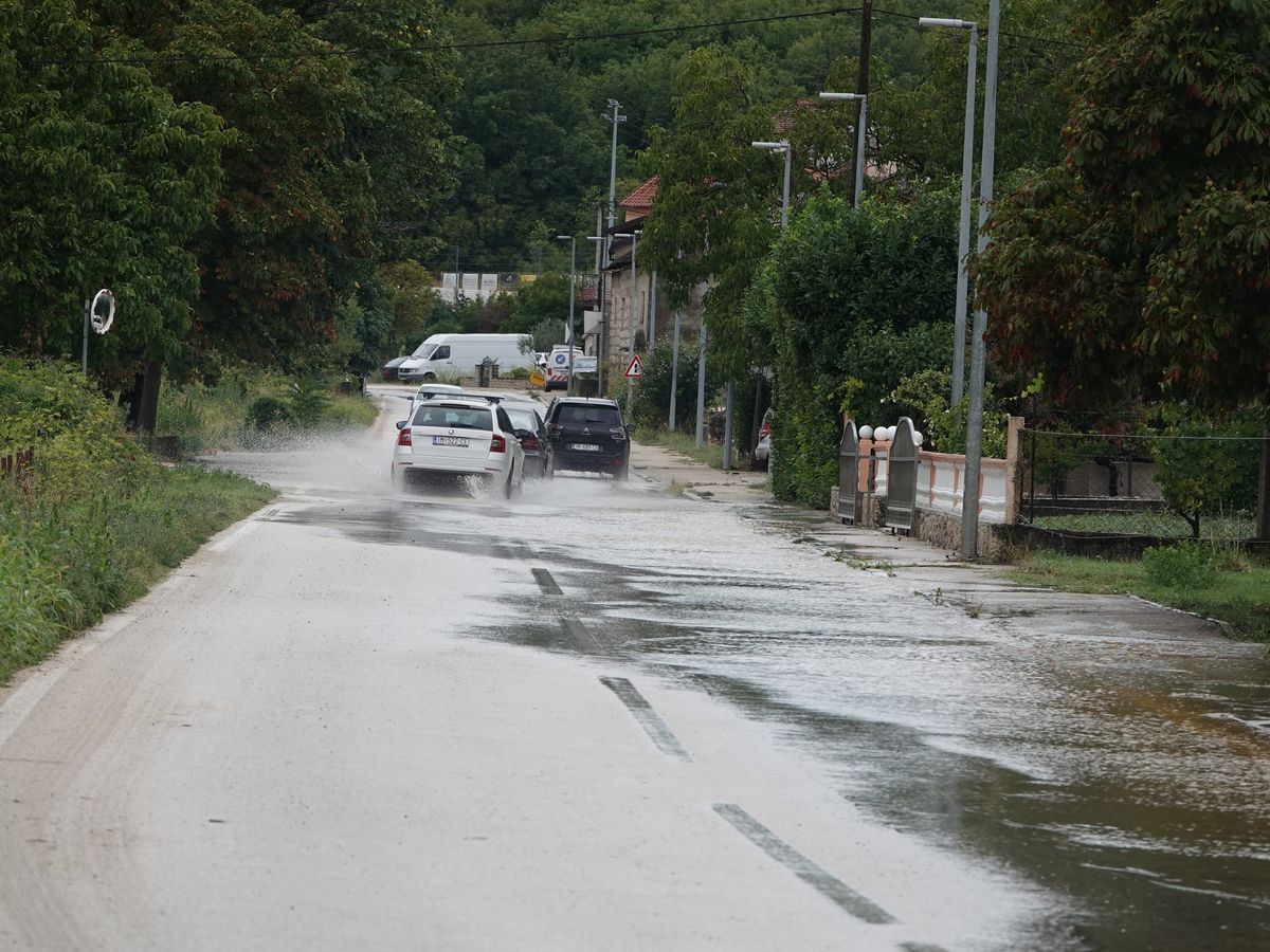Podbablje, Zmijavci i Runovići satima bez struje, ekipe HEP-a na terenu, loše vrijeme otežava radove