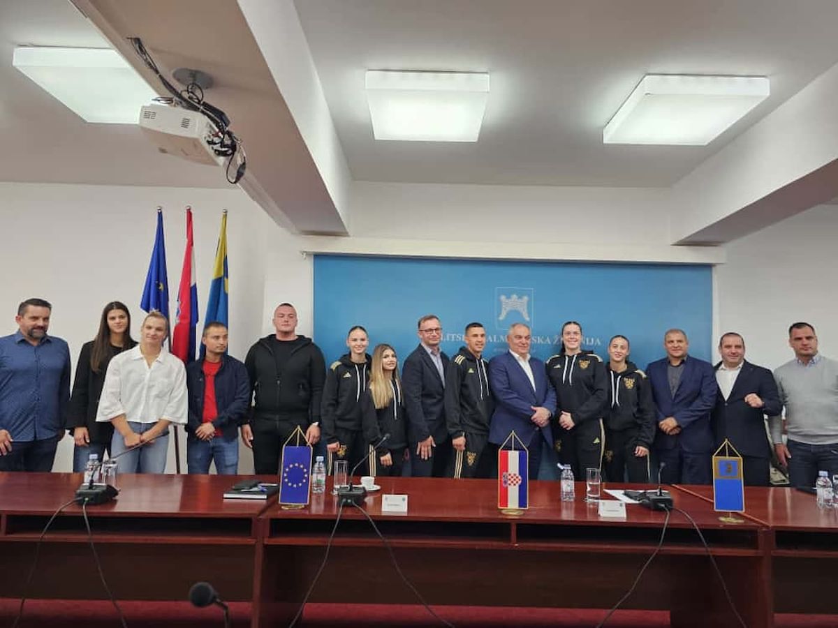 ŽUPANIJSKI TJEDNIK Boban upriličio prijem za osvajače medalja sa svjetskih i europskih prvenstava u judu i kick-boxingu